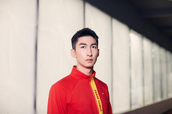 被迷住的她